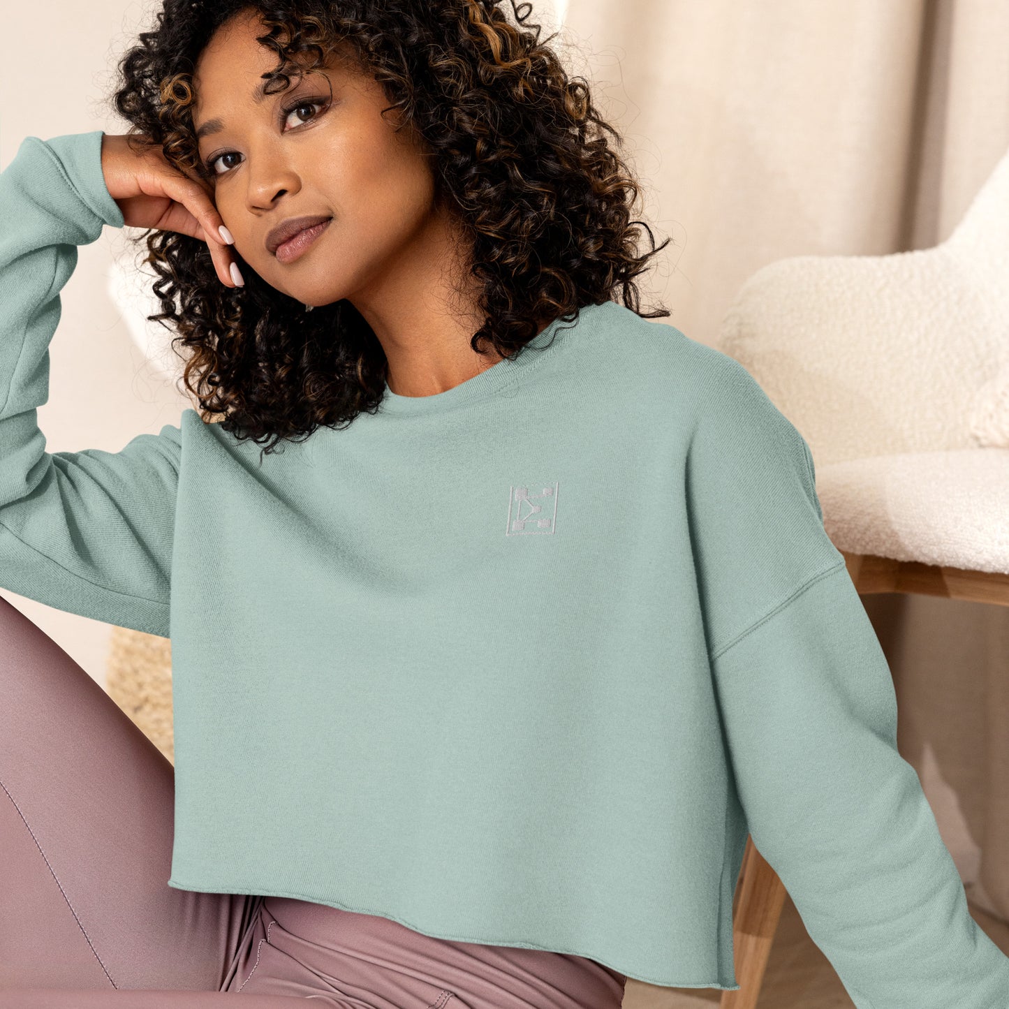 Elorarts Embroidered Crop Sweatshirt Dusty Blue
